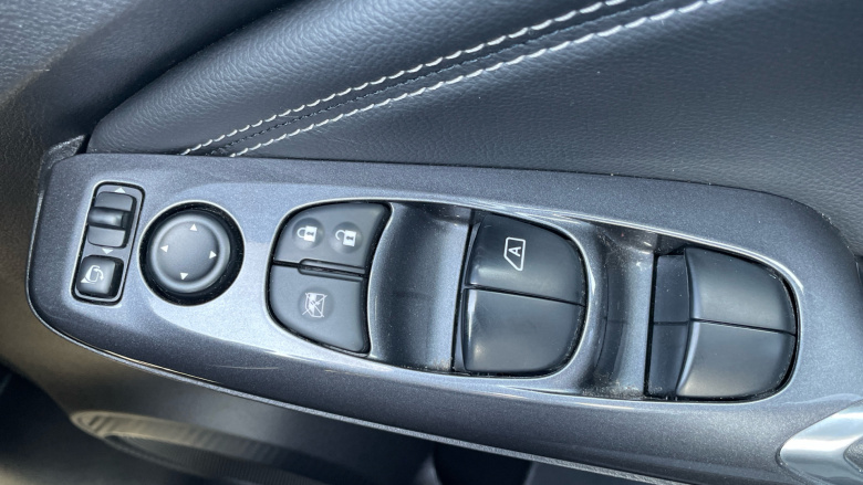 Nissan Juke 1.0 DiG-T 114 N-Connecta 5dr Petrol Hatchback